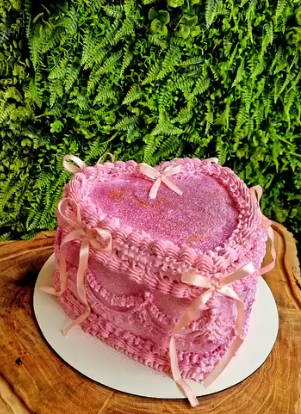 Bolo personalizado rosa da Rienes Cakes